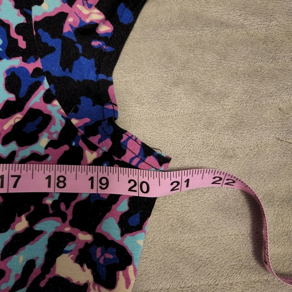 Vintage Joseph Ribkoff Animal Print Short Sleeve Top Size 12 - Picture 5 of 5